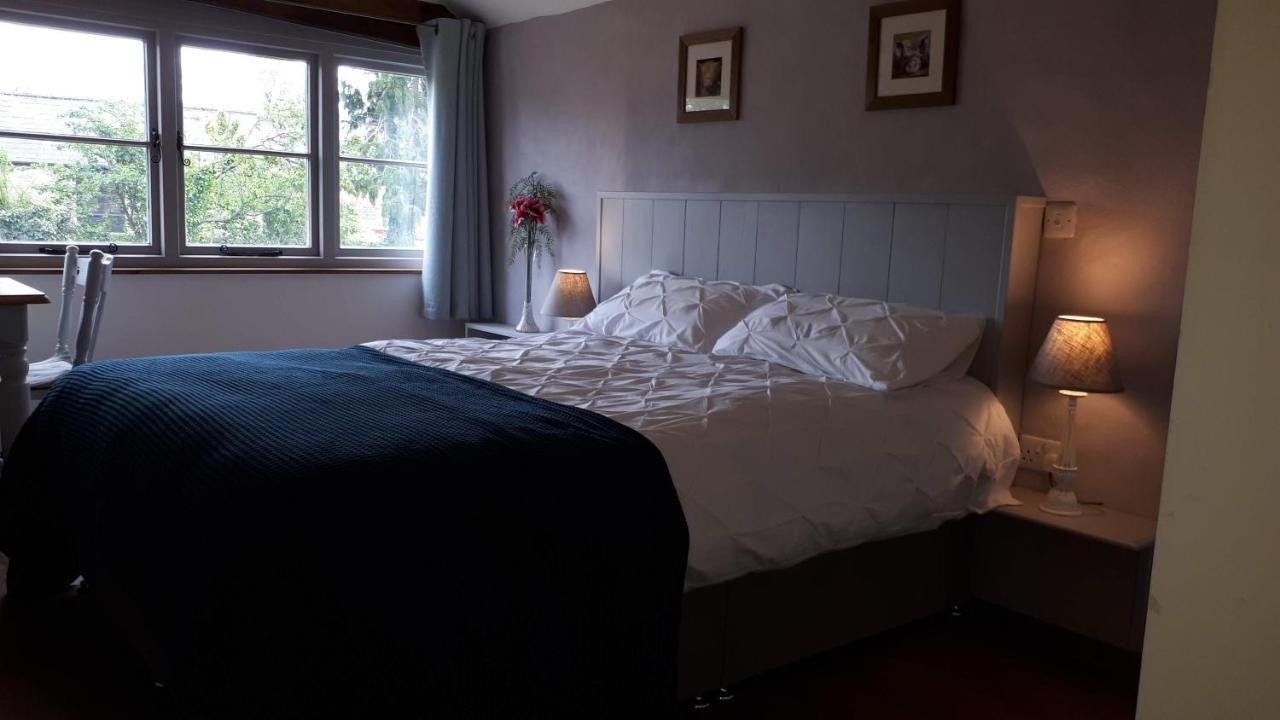Bed and Breakfast The Byre North End Farm à Ashton Keynes Extérieur photo