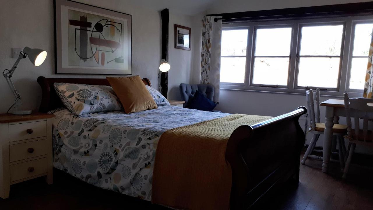 Bed and Breakfast The Byre North End Farm à Ashton Keynes Extérieur photo