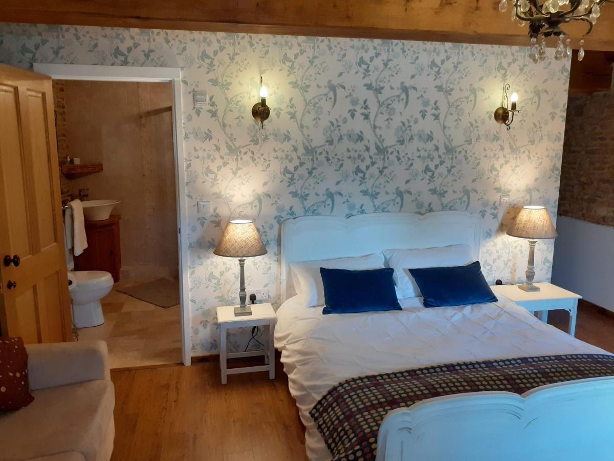 Bed and Breakfast The Byre North End Farm à Ashton Keynes Extérieur photo